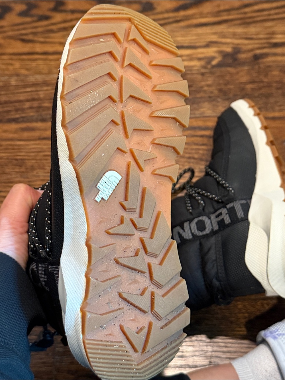 The North Face Black Quilted Lace-Up Winter Boot (244) - Picture 14 of 16